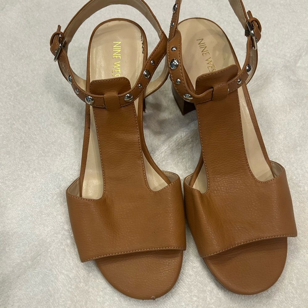 Nine West Tan Heels Classic Design